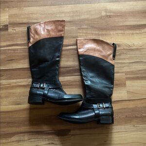 Gianni Bini - Brown  Leather Detail
Leather 
Inside faux leather SZ 7